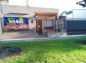 Casa · 70m² · 3 Ambientes · 1 Cochera · Venta Casa 3 Amb. Villa Luzuriaga con Pileta y Quincho