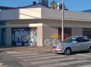 Casa · 100m² · 3 Ambientes · 1 Cochera · Venta Casa 3 Amb. en Ciudadela con 2 Locales