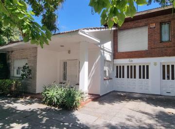 Casa · 102m² · 4 Ambientes · Departamento en Parque Luro