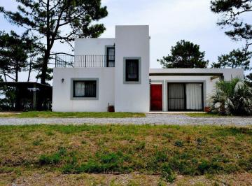 Casa · 150m² · 4 Ambientes · 1 Cochera · Departamento - La Barra