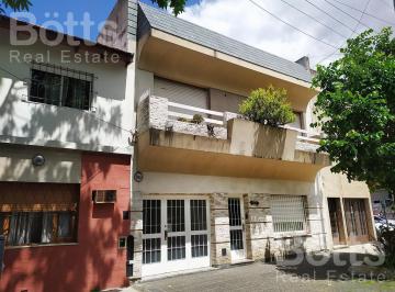 Casa · 213m² · 5 Ambientes · 1 Cochera · Venta Casa 5 Ambientes con Cochera en Villa Real (Próximo Al Ecea)