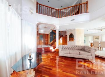 Casa · 400m² · 6 Ambientes · 3 Cocheras · Casa en Venta Saint Thomas Sur