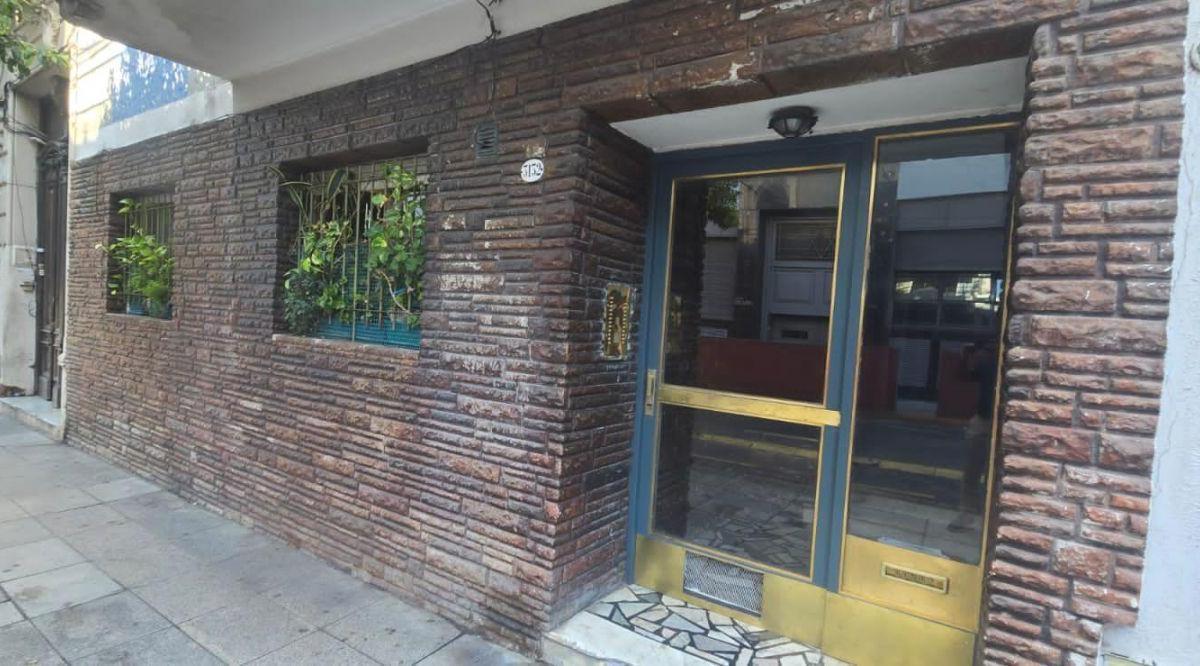 TUCUMAN 3100. Entre Anchorena y Aguero