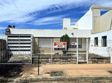 Casa de 2 ambientes, Córdoba · Venta Casa Villa Cabrera 3 Dorm.