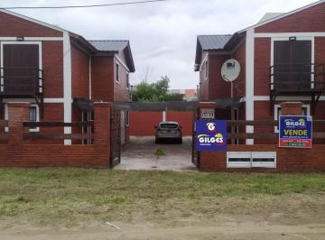 Casa · 300m² · 3 Ambientes · 1 Cochera · Venta Complejo Turístico C/4 Duplex de 3 Amb. c/u Ubicado a m de La Playa en Mar de Ajo