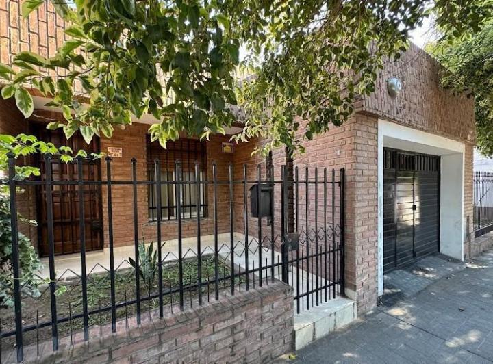 Casa · 119m² · 5 Ambientes · 1 Cochera