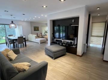 Casa · 475m² · 6 Ambientes · 2 Cocheras · Casa en Venta de 4 Dorm. en Manantiales Country