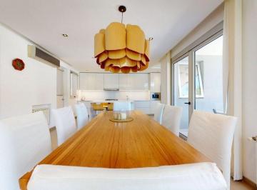 Casa · 270m² · 5 Ambientes · 2 Cocheras · Casa en Venta Gonnet 4 Dorm. con Pileta