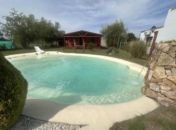 Quinta vacacional · 55m² · 3 Ambientes · 1 Cochera · Cabaña en Jardines de La Costa - Arroyo Leyes