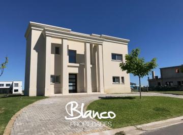Casa · 285m² · 7 Ambientes · 2 Cocheras · Casa en Alquiler en Puertos del Lago, Barrio Ceibos, Escobar, G. B. a. Zona Norte