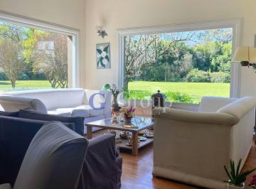 Casa · 350m² · 7 Ambientes · 1 Cochera · Casa en Venta en Cuba, Villa de Mayo, Malvinas Argentinas