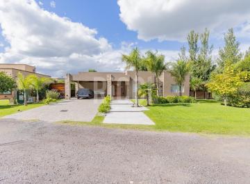 Casa · 160m² · 4 Ambientes · 2 Cocheras · Casa en Venta 4 Ambientes en La Candida