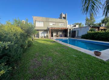 Casa · 150m² · 4 Ambientes · 2 Cocheras · Venta Casa Tres Dorm. Pileta Cochera Acequias del Aire Roldan