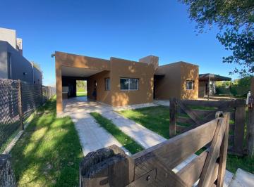 Casa · 98m² · 2 Dormitorios · 1 Cochera · Casa en Alquiler