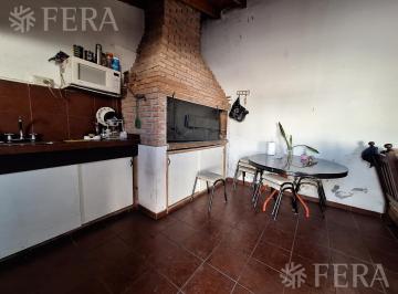 Casa · 106m² · 3 Ambientes · 1 Cochera · Venta Casa Para Dos Familias con Cochera en San Francisco Solano