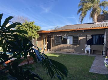 Casa · 114m² · 3 Ambientes · 3 Cocheras · Casa en Venta - 2 Dorm. 1 Baño - 114 m² - Tolosa