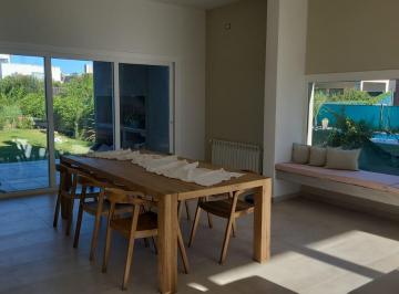Casa · 280m² · 5 Ambientes · Casa en Alquiler en Las Cañitas Barrio Privado. 3 Dorm.. Amoblada