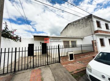 Casa de 4 ambientes, Salta · Casa en Venta - Castañares, Salta.