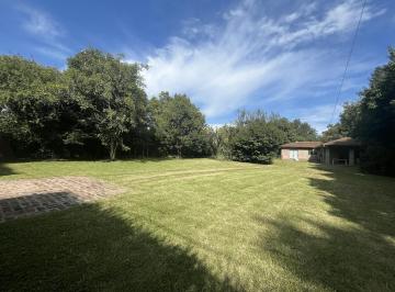 Casa · 87m² · 2 Ambientes · 2 Cocheras · Casa en Venta con Gran Terreno
