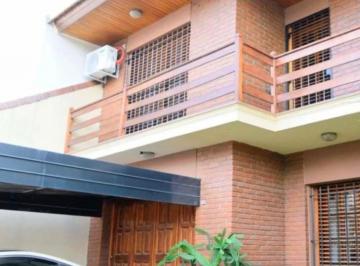 Casa · 266m² · 5 Ambientes · 2 Cocheras · Venta Casa 5 Ambientes Patio Jardin y Doble Cochera en Lanús