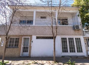 PH · 102m² · 5 Ambientes · 1 Cochera · PH en Ludueña