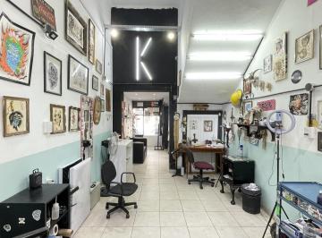 Local comercial · 192m² · 4 Ambientes · Local en Venta, Montevideo E/7 y 8, Berisso
