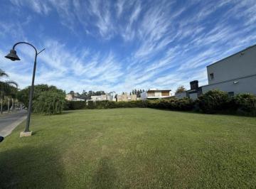 Terreno · 800m² · En Venta | Lote de Terreno de 800 m² en Barrio Cerrado Haras Maria Victoria | Lote Central