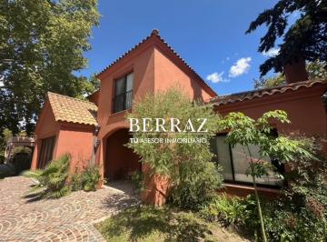 Casa · 244m² · 6 Ambientes · 2 Cocheras · Casa Venta 3 Dorm. Barriro La Lomada Lote de 828 m² Pilar