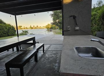 Casa · 270m² · 7 Ambientes · Alquiler Anual Santa Bárbara a La Laguna, con Pileta Climatizada
