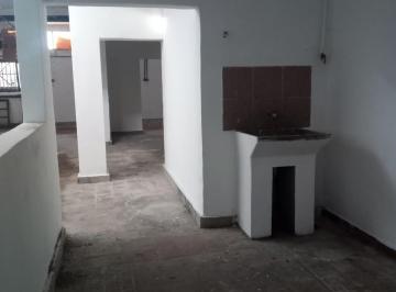 Bodega-Galpón de 3 ambientes, Córdoba · En Alquiler. Galpon de 170 m² con Oficina y Patio de Luz. Excelente Ubicación.