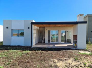Casa · 124m² · 4 Ambientes · Casa a Estrenar - San Ramiro - Pilar del Este - 4 Ambientes - Parrilla - Venta