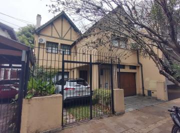 Casa · 280m² · 7 Ambientes · 2 Cocheras · Casa en Venta con Gran Lote!