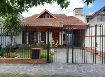 Casa de 4 ambientes, Ituzaingó · Casa 4 Ambientes con Pileta en Ituzaingó