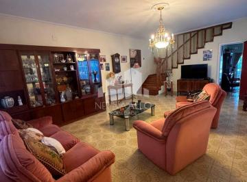 Casa · 250m² · 4 Ambientes · 1 Cochera · Venta Casa Cuatro Ambientes Permuta Ituzaingo Norte