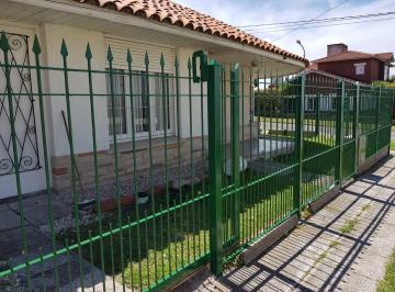 Casa · 123m² · 4 Ambientes · Casa en Venta - 3 Dorm. 2 Baños - Cochera - 163 m² - Mar del Plata
