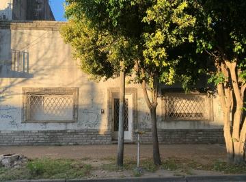 Casa · 180m² · 4 Ambientes · Casa en Escobar Centro, Alquiler Comercial