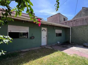 Casa · 100m² · 5 Ambientes · 1 Cochera · Casa de 5 Amb Venta en Leon Ortiz de Rozas 3767 (Remedios de Escalada)