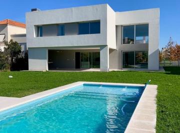 Casa de 6 ambientes, Berazategui · Casa en Alquiler/venta Fincas de Iraola 2