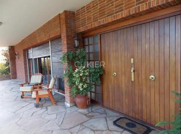 Casa · 386m² · 5 Ambientes · 1 Cochera · Alquiler Anual Casa 4 Dorm. Mansa a 200 m del Mar