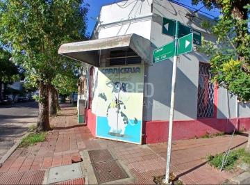 Local comercial · 174m² · 4 Ambientes · 1 Cochera · Local Comercial + Casa de 2 Dorm. + 1 Apartamento