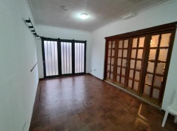 Casa · 179m² · 9 Ambientes · Casa con 4 Dorm., Patio Verde, Todos Los Servicios, Zona Boulevard. en Venta Santa Fe.