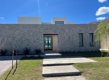 Casa · 223m² · 5 Ambientes · Casa en Venta en Santa Ana II, Villanueva, Tigre