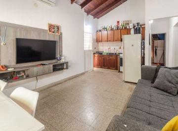 Casa · 121m² · 7 Ambientes · 3 Cocheras · Venta 2 Casas en un Mismo Terreno en "Berazategui"