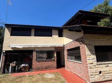 Casa · 160m² · 4 Ambientes · 2 Cocheras · Casa Chalet en Venta en Matheu, Escobar, G. B. a. Zona Norte