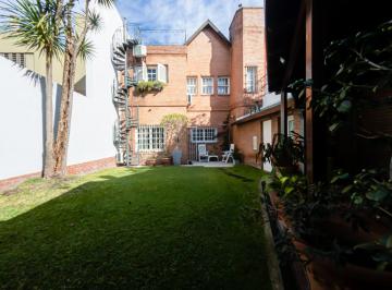 Casa · 250m² · 5 Ambientes · 2 Cocheras · Casa 5 Ambientes Parque Cochera Quincho Parrilla