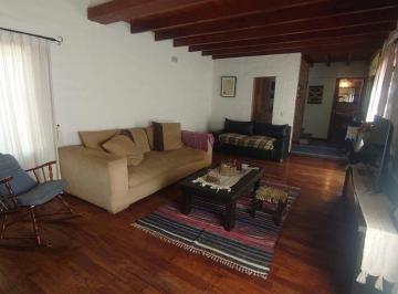 Casa · 212m² · 8 Ambientes · 2 Cocheras · Casa 4 Dorm. y Pileta en V. Rivera Indarte