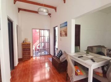 PH · 58m² · 3 Ambientes · Casa Venta Pasillo Unico Dos Dormi B. Azcuenaga