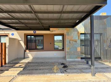Casa · 125m² · 3 Ambientes · 2 Cocheras · Duplex en Venta - Docta