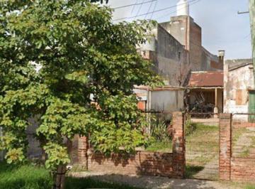 Casa · 133m² · 3 Ambientes · 1 Cochera · Venta Casa a Refaccionar a 200 m de Gral Paz