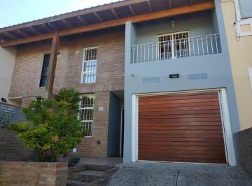 PH · 111m² · 4 Ambientes · 1 Cochera · Venta Casa Duplex 3 Dorm Quebrada de Las Rosas